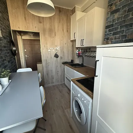 Avis Skwer Kosciuszki 10 * Gdynia